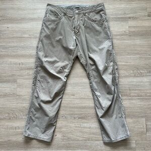 Kuhl Tan Cargo Pants Relaxed Fit Outdoor
